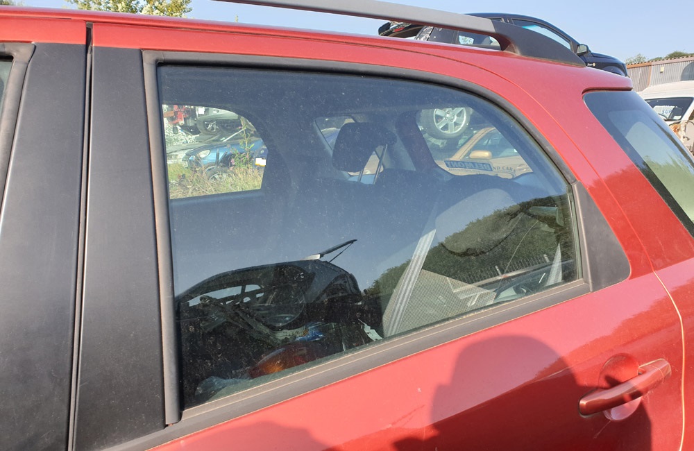 Suzuki SX4 GLX Door window glass passenger side rear